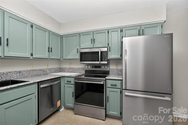 $196,000 | 7302 Winery Lane, Charlotte, NC 28227