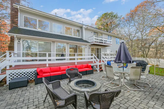 $1,185,000 | 11 Elizabeth Lane, West Yarmouth, MA 02673
