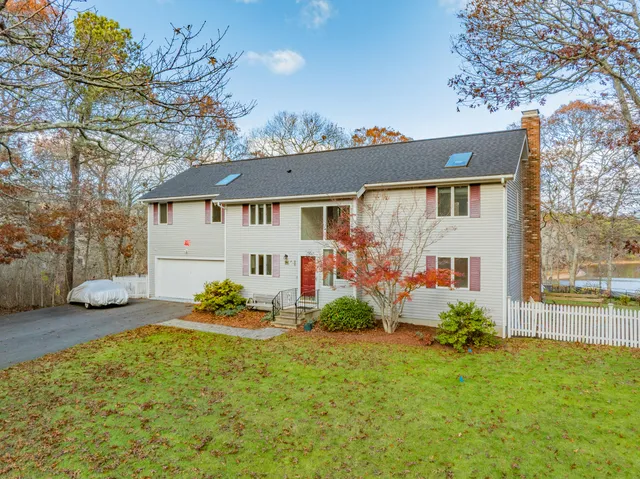 $1,185,000 | 11 Elizabeth Lane, West Yarmouth, MA 02673