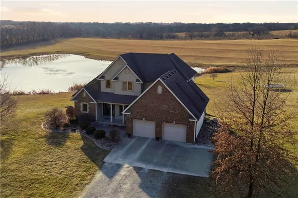 $650,000 | 10790 Northeast Witt Road, Cameron, MO 64429