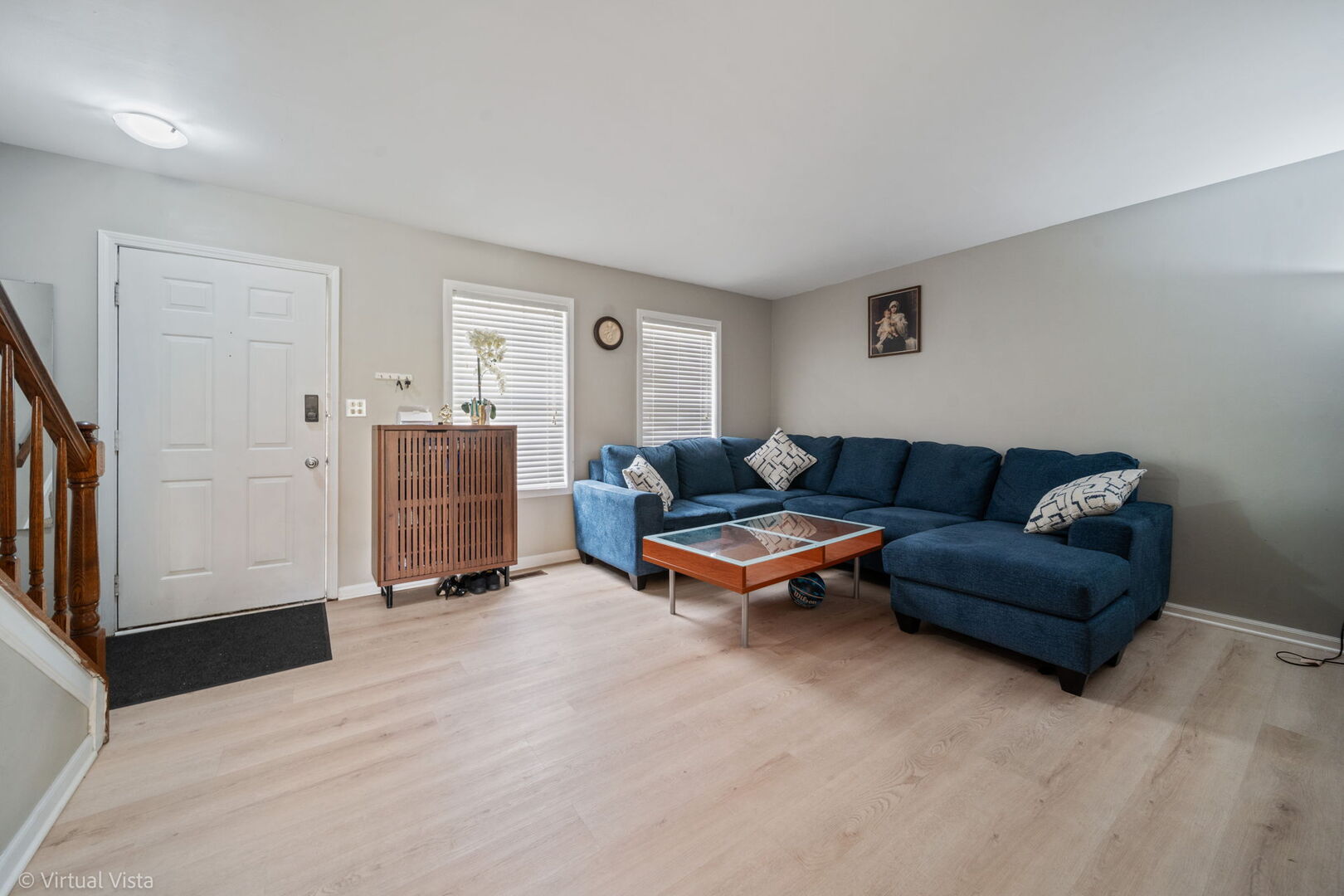 1402 Walnut Circle Carol Stream, IL 60188 - Photo 6 of 26 a living room with furniture and a rug