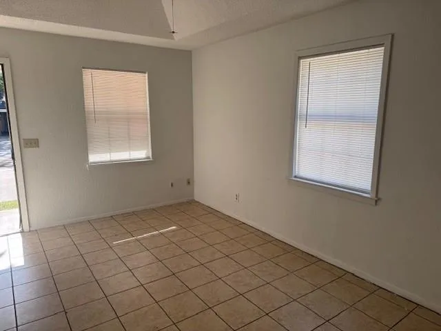 $900 | 212 16th Street Southeast, Paris, TX 75460