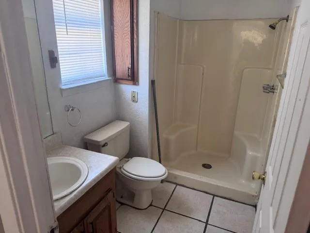 $900 | 212 16th Street Southeast, Paris, TX 75460