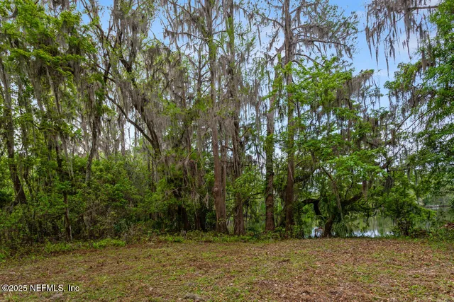 $370,000 | 1017 Old Gainesville Highway, Interlachen, FL 32148