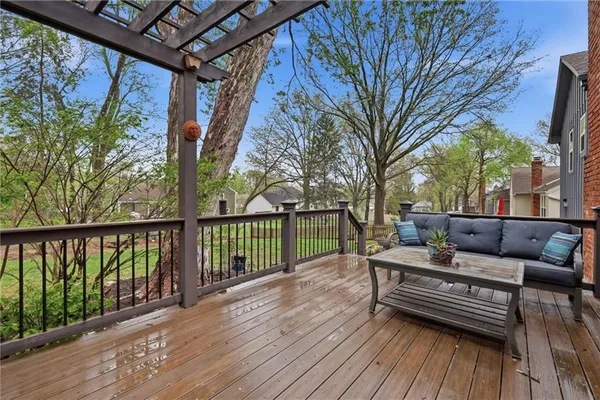 $415,000 | 10718 West 102nd Street, Overland Park, KS 66214