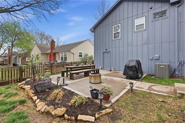 $415,000 | 10718 West 102nd Street, Overland Park, KS 66214