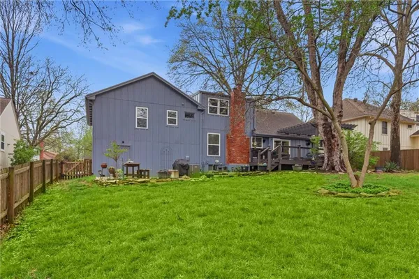 $415,000 | 10718 West 102nd Street, Overland Park, KS 66214