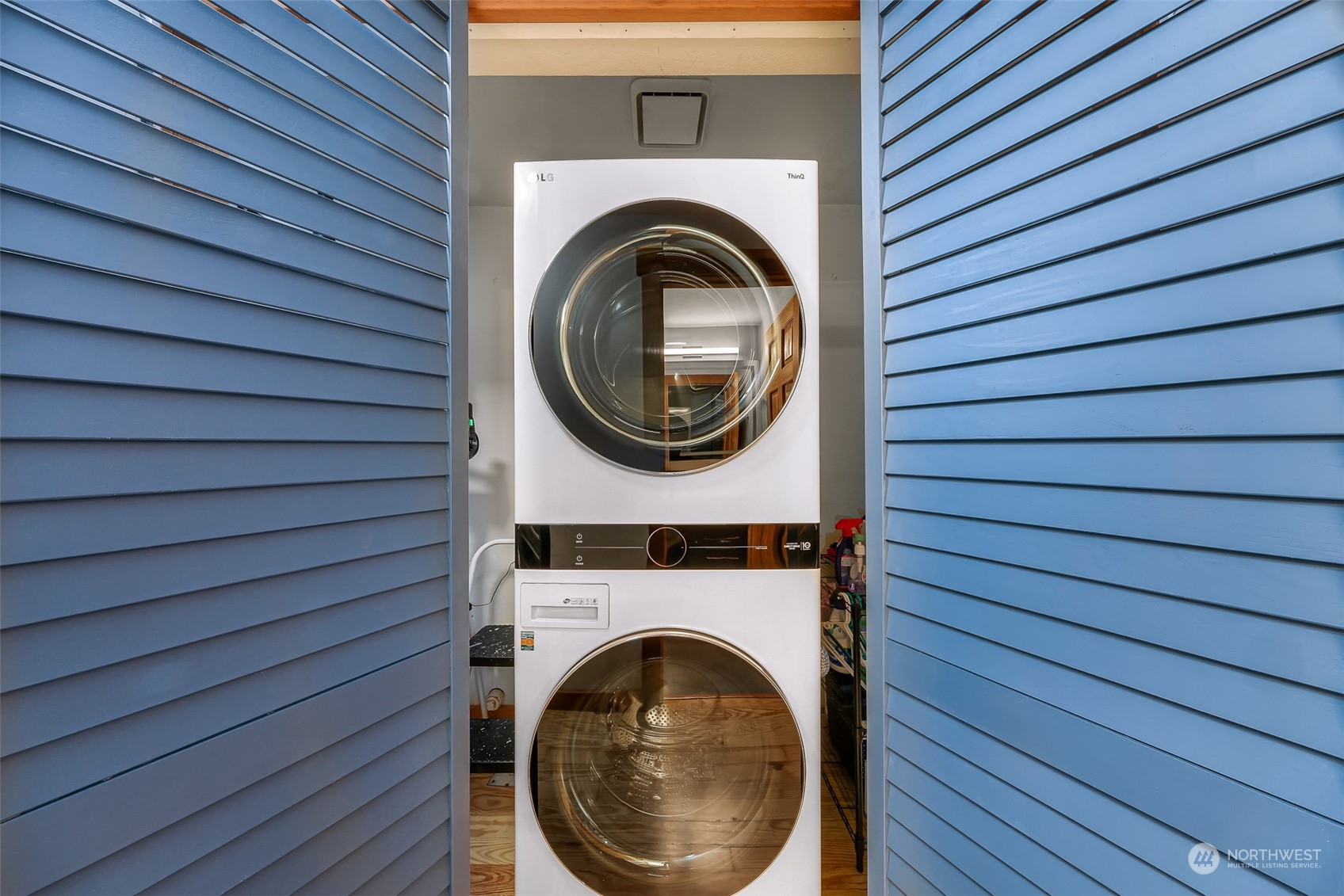 2993 Canlin Drive Ferndale, WA 98248 - Photo 20 of 35 a utility room with dryer and washer