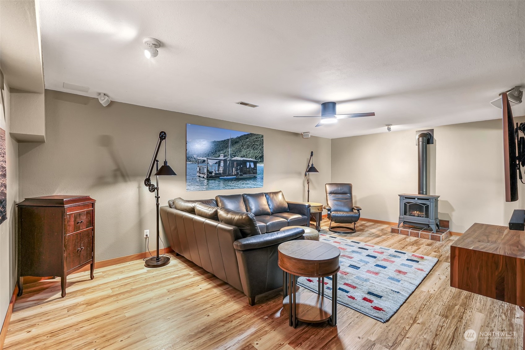 2993 Canlin Drive Ferndale, WA 98248 - Photo 26 of 35 a living room with furniture and wooden floor