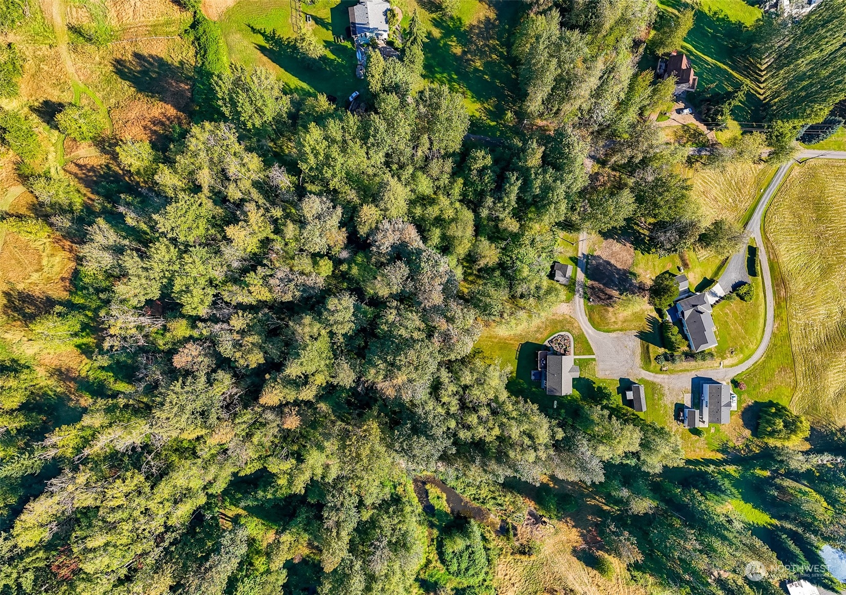 2993 Canlin Drive Ferndale, WA 98248 - Photo 33 of 35 a view of a multi story residential apartment building