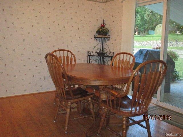 260 Gunder Court Rochester, MI 48309 - Photo 19 of 46 GENEROUS NOOK SPACE