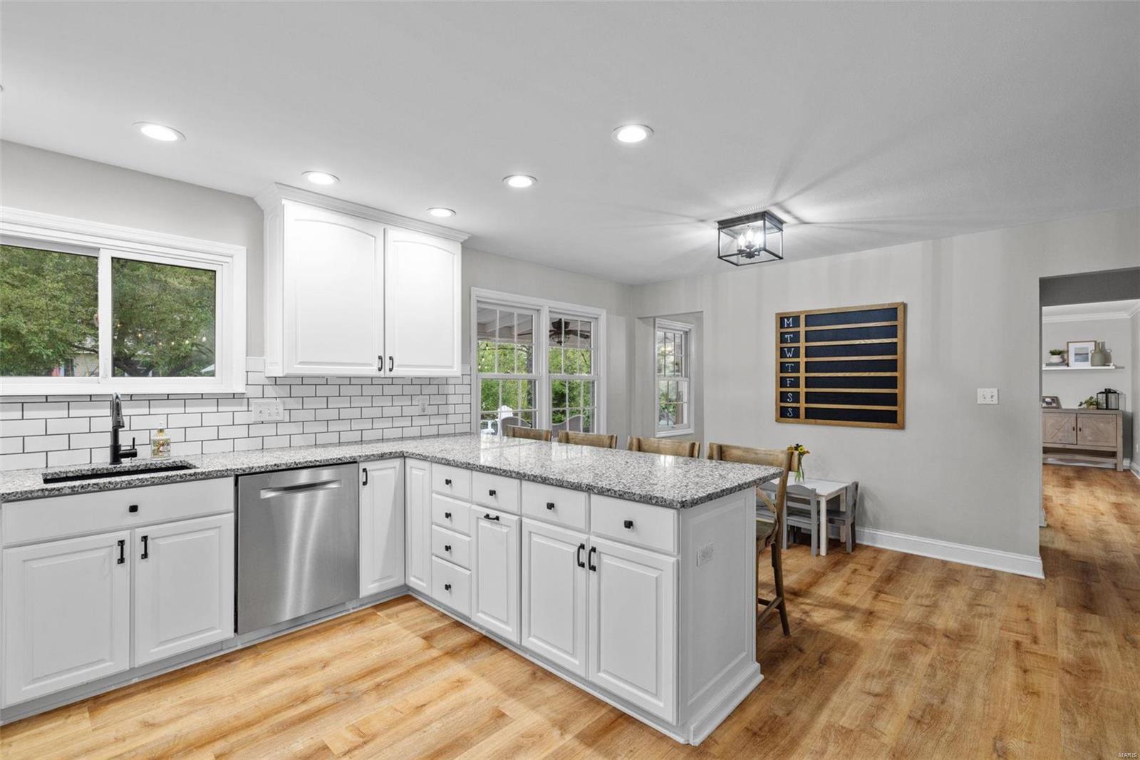 1048 Camargo Drive Ballwin, MO 63011 - Photo 12 of 41