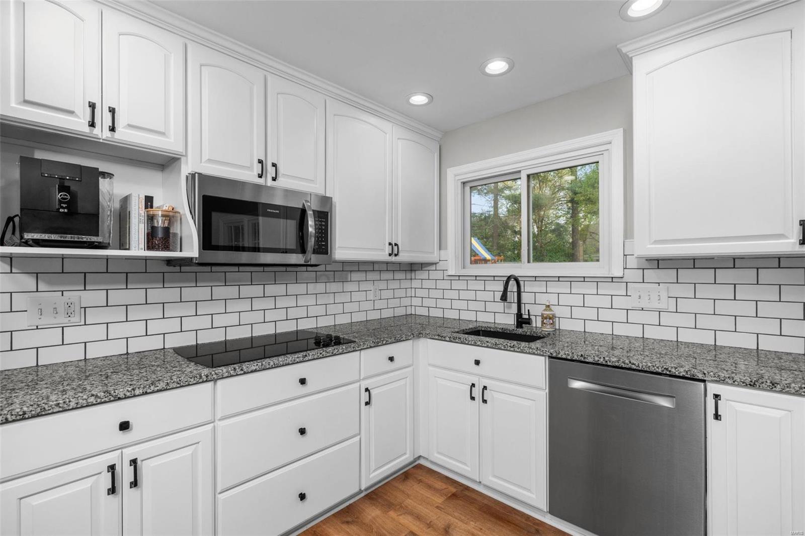 1048 Camargo Drive Ballwin, MO 63011 - Photo 13 of 41