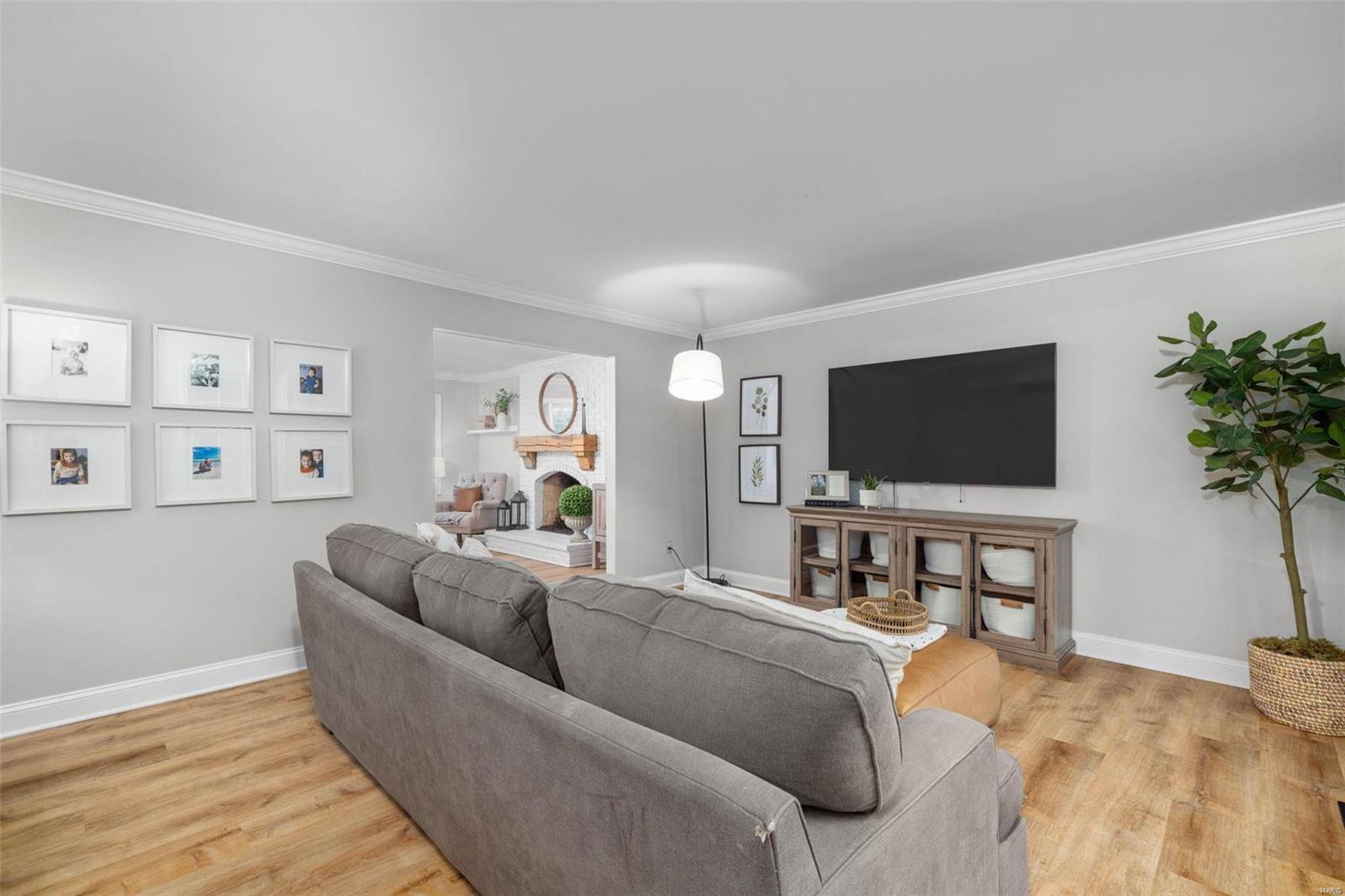 1048 Camargo Drive Ballwin, MO 63011 - Photo 4 of 41