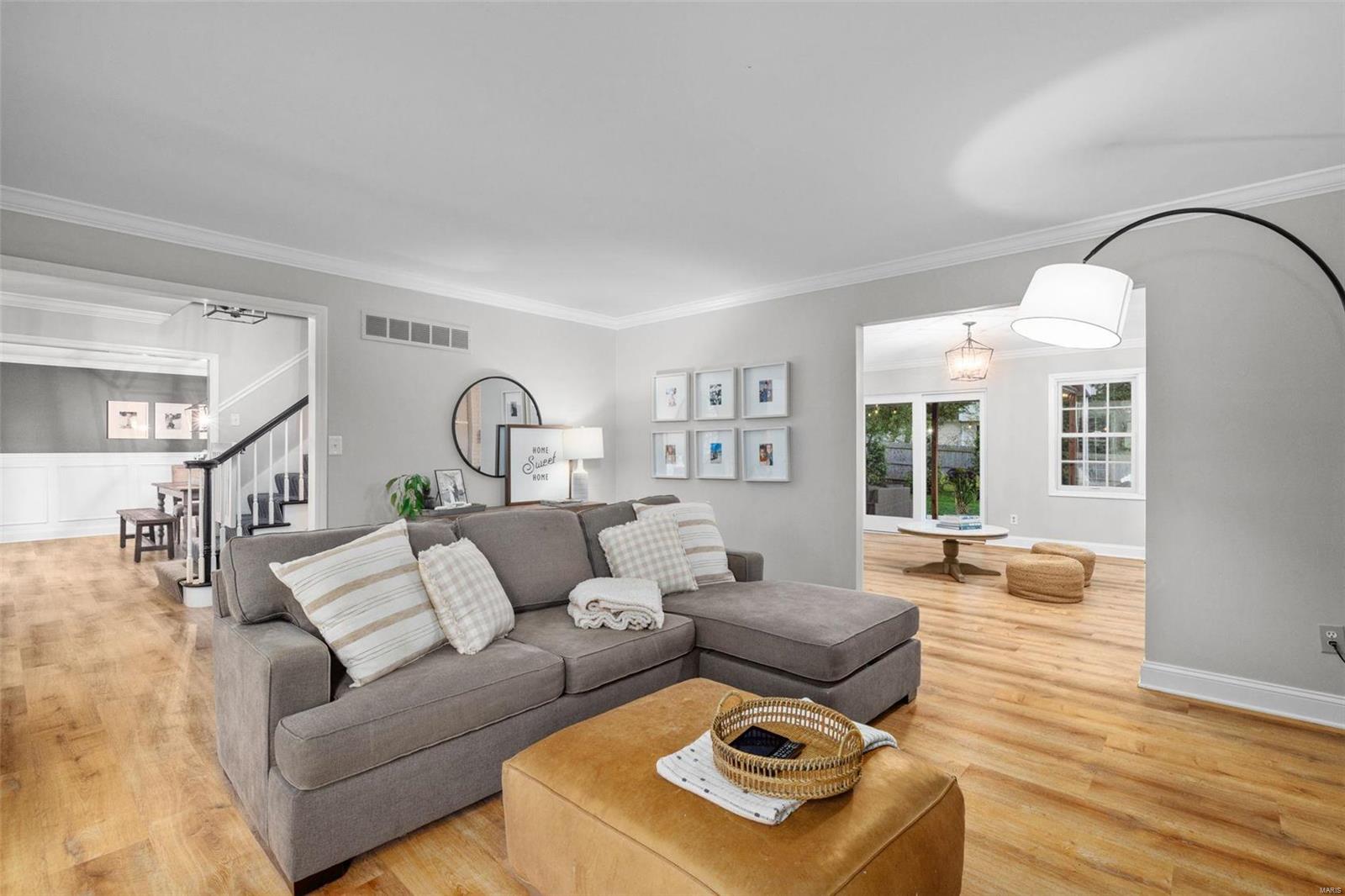 1048 Camargo Drive Ballwin, MO 63011 - Photo 5 of 41