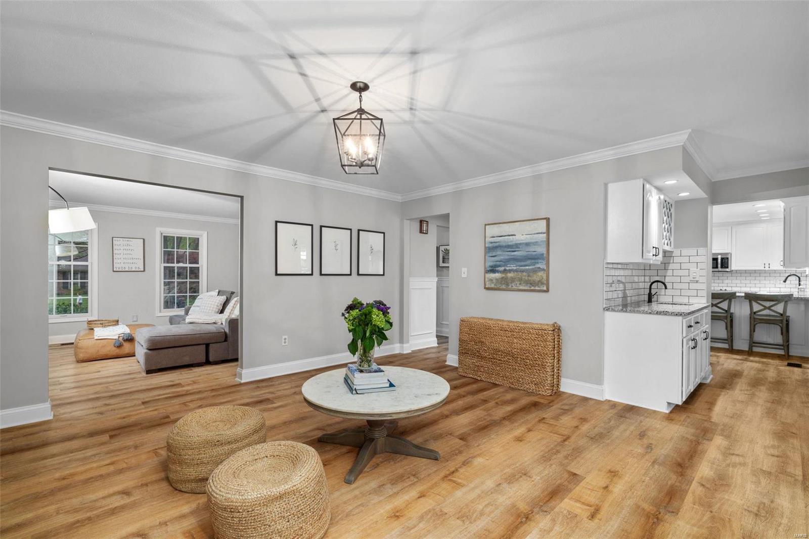 1048 Camargo Drive Ballwin, MO 63011 - Photo 6 of 41