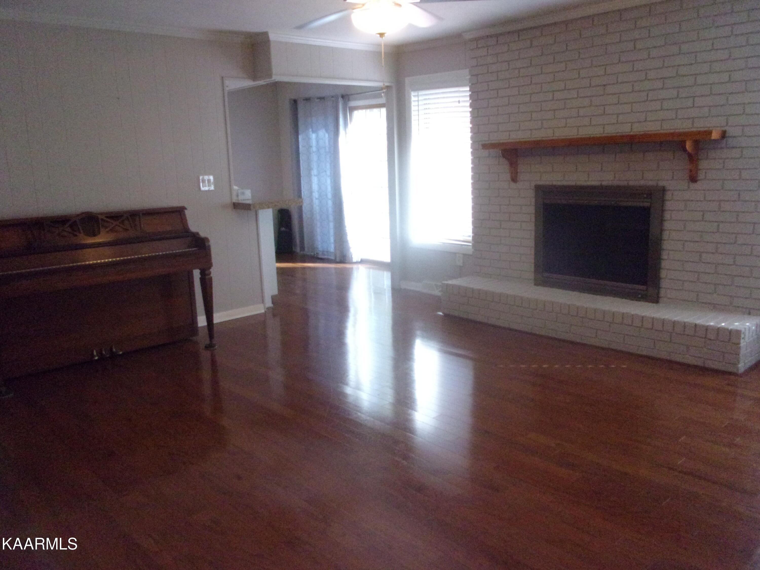 400 Gibbs Ferry Road Clinton, TN 37716 - Photo 3 of 22 100_0409