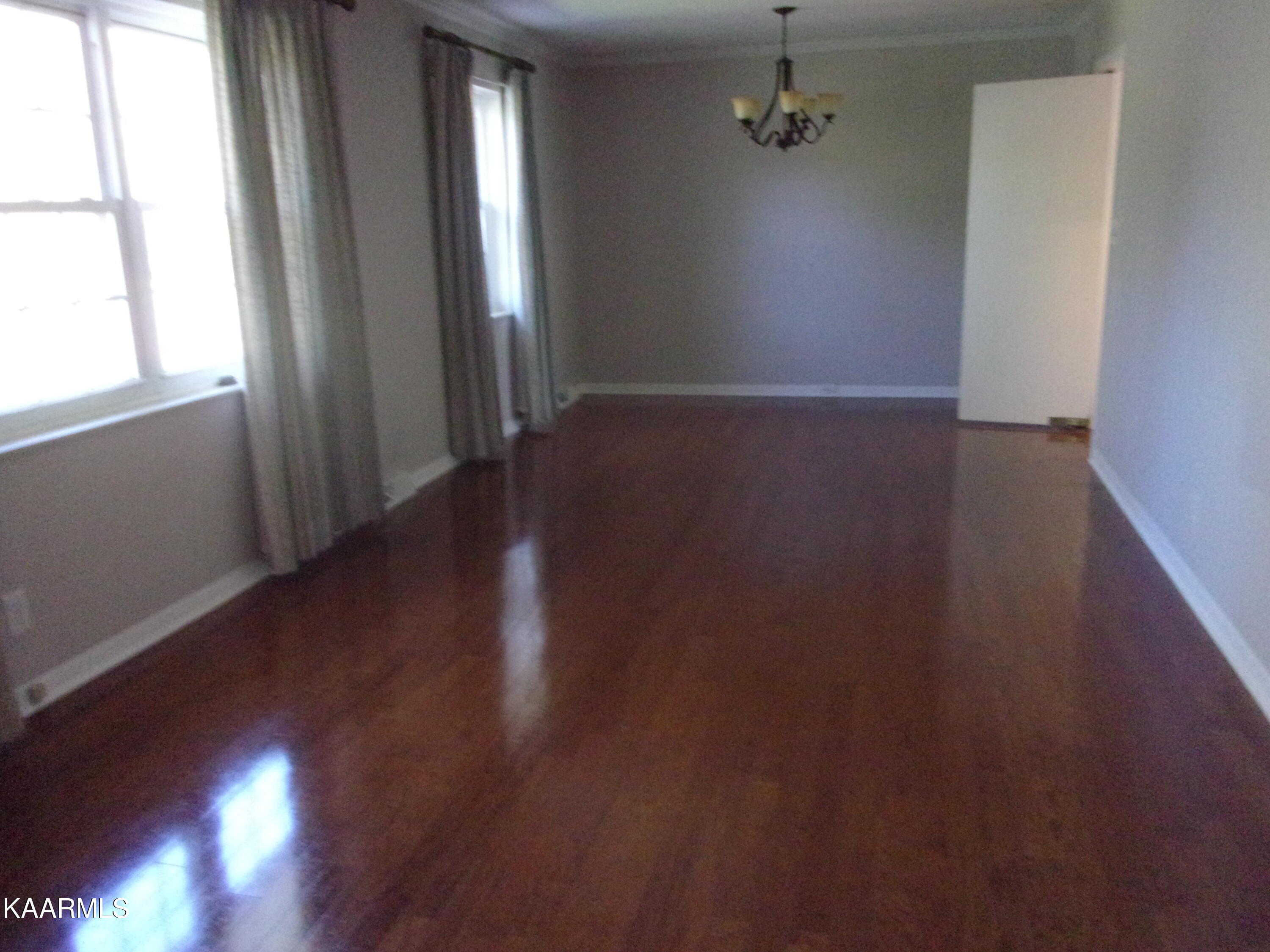 400 Gibbs Ferry Road Clinton, TN 37716 - Photo 5 of 22 100_0408