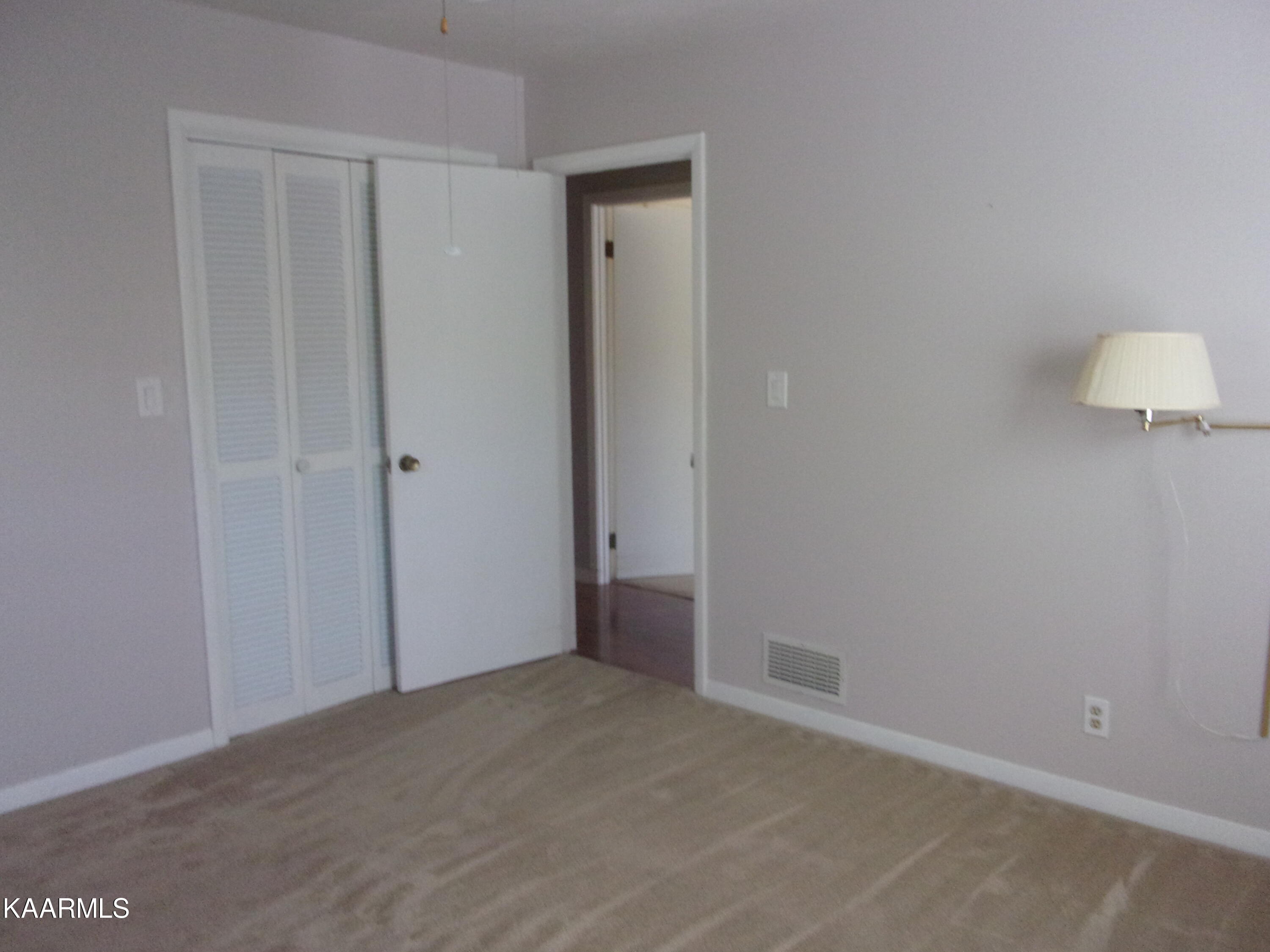 400 Gibbs Ferry Road Clinton, TN 37716 - Photo 9 of 22 100_0416