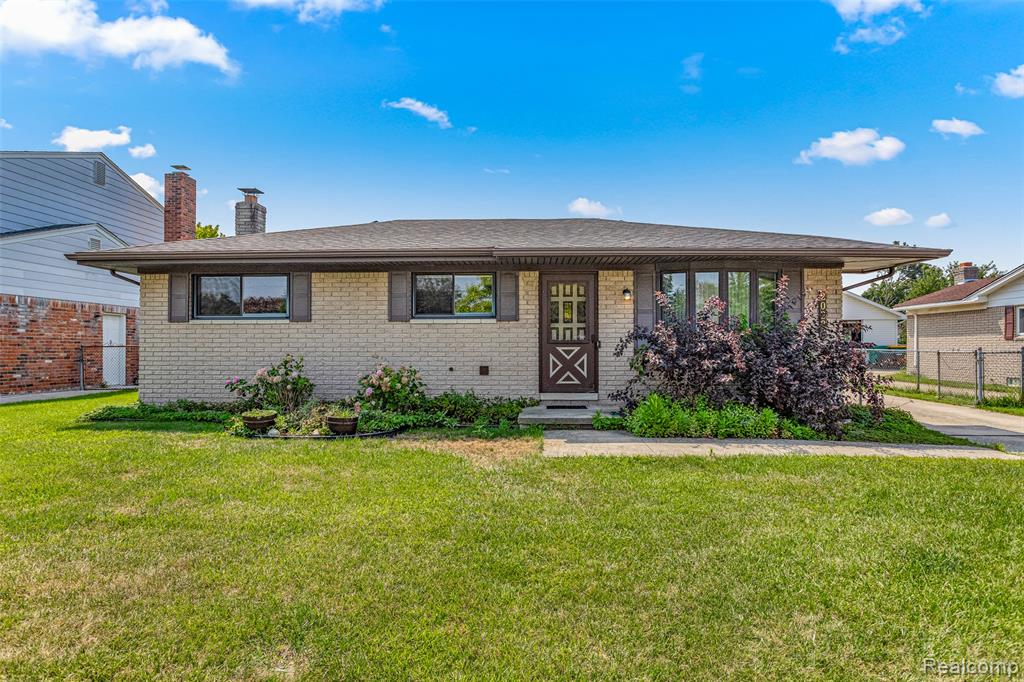 20227 Roche Road Trenton, MI 48183 - Photo 1 of 31 Gallery Image 1