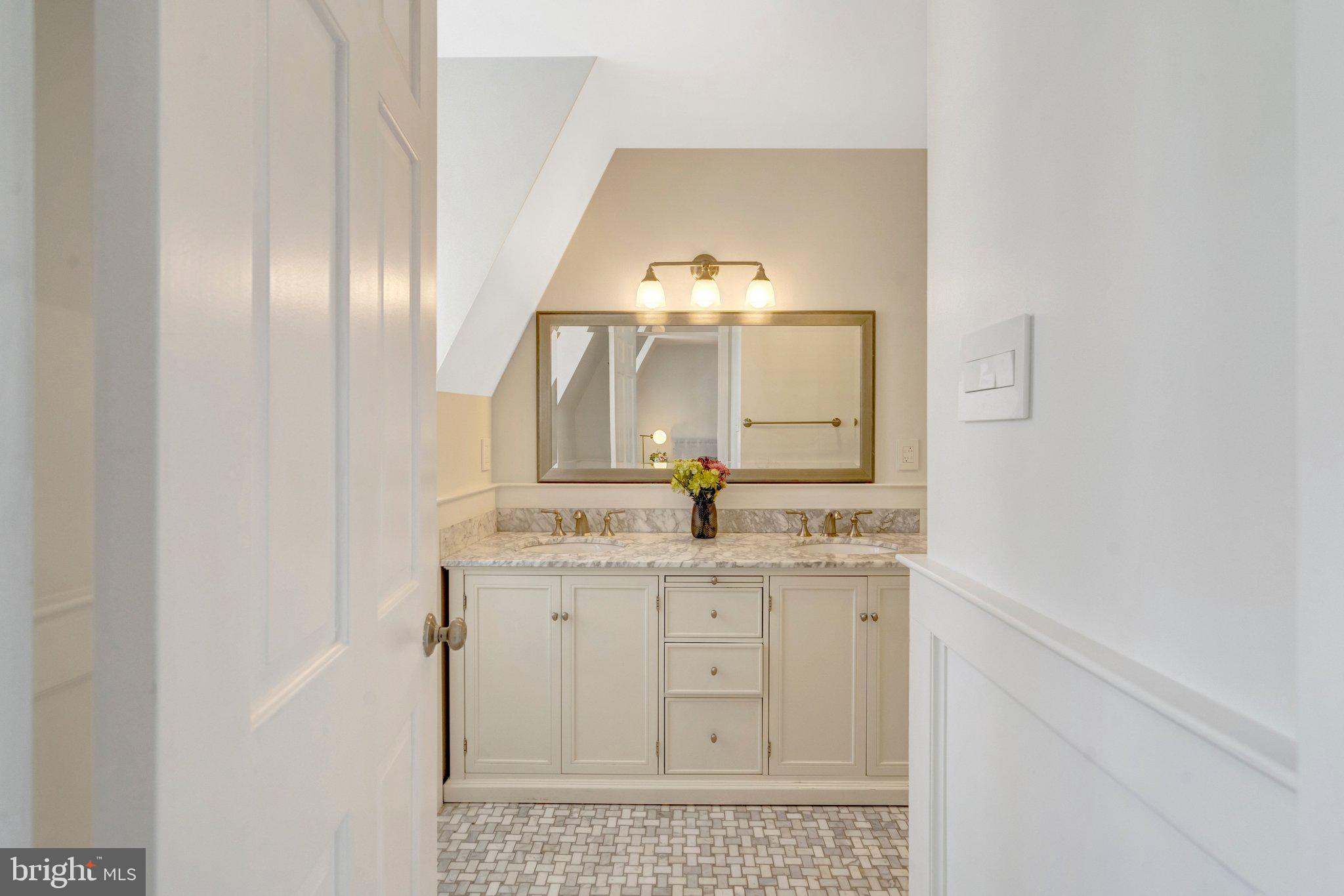 1122 Kensington Road McLean, VA 22101 - Photo 15 of 35 Gallery Image 15