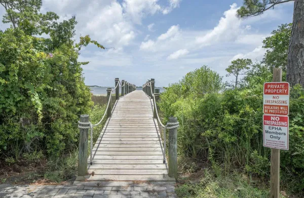 $569,000 | 210 Wynnehaven Beach Road, Mary Esther, FL 32569