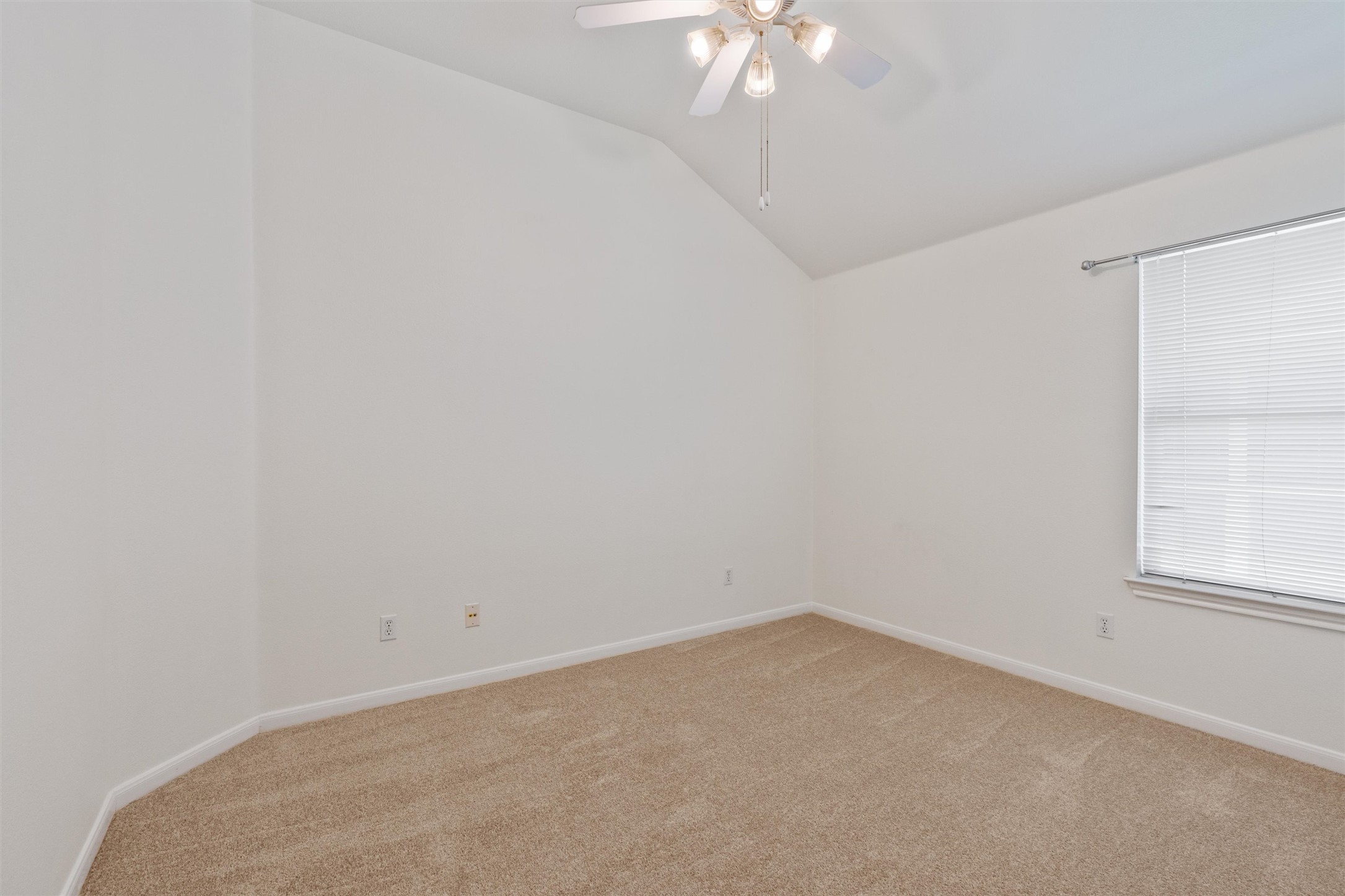 122 Copperwood Loop Round Rock, TX 78665 - Photo 18 of 40 Bedroom 3 - each bedroom offers a ceiling fan.
