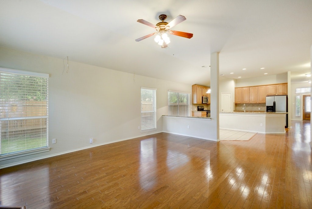 10800 Split Stone Way Austin, TX 78739 - Photo 4 of 30