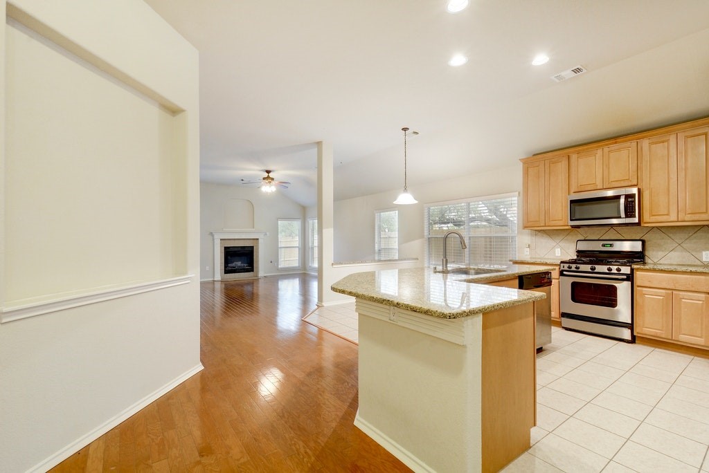 10800 Split Stone Way Austin, TX 78739 - Photo 8 of 30