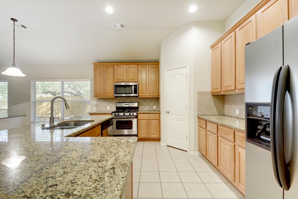 10800 Split Stone Way Austin, TX 78739 - Photo 10 of 30