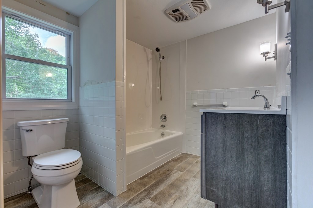 212-214 Mile Slip Road Milford, NH 03055 - Photo 20 of 40 Gallery Image 20