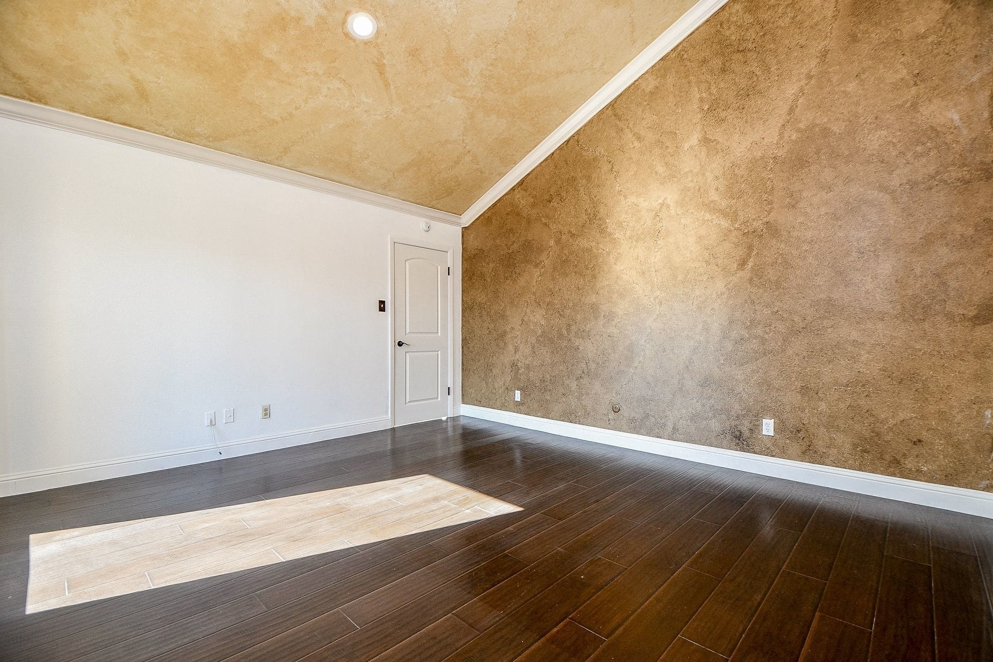 6000 Inwood Drive, Unit 1 Houston, TX 77057 - Photo 19 of 29 a view of empty room with wooden floor