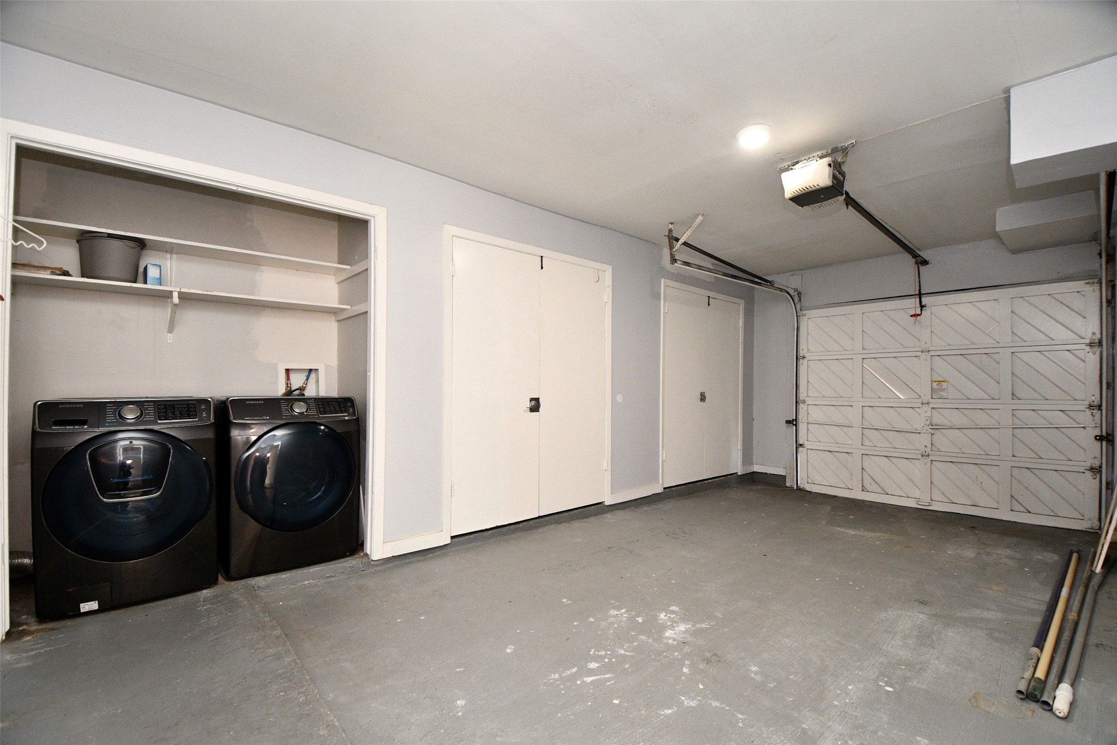 6000 Inwood Drive, Unit 1 Houston, TX 77057 - Photo 29 of 29 a view of a garage with washing machine