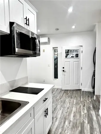 $2,700 | 617 Mott Street, San Fernando, CA 91340