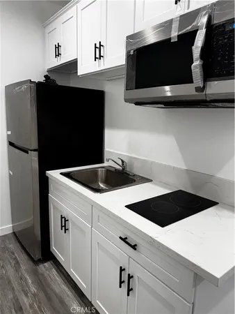 $2,550 | 617 Mott Street, San Fernando, CA 91340