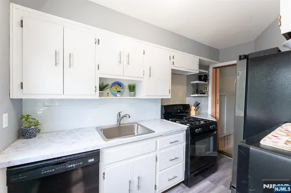 $399,000 | 605 Linden Avenue, Teaneck, NJ 07666