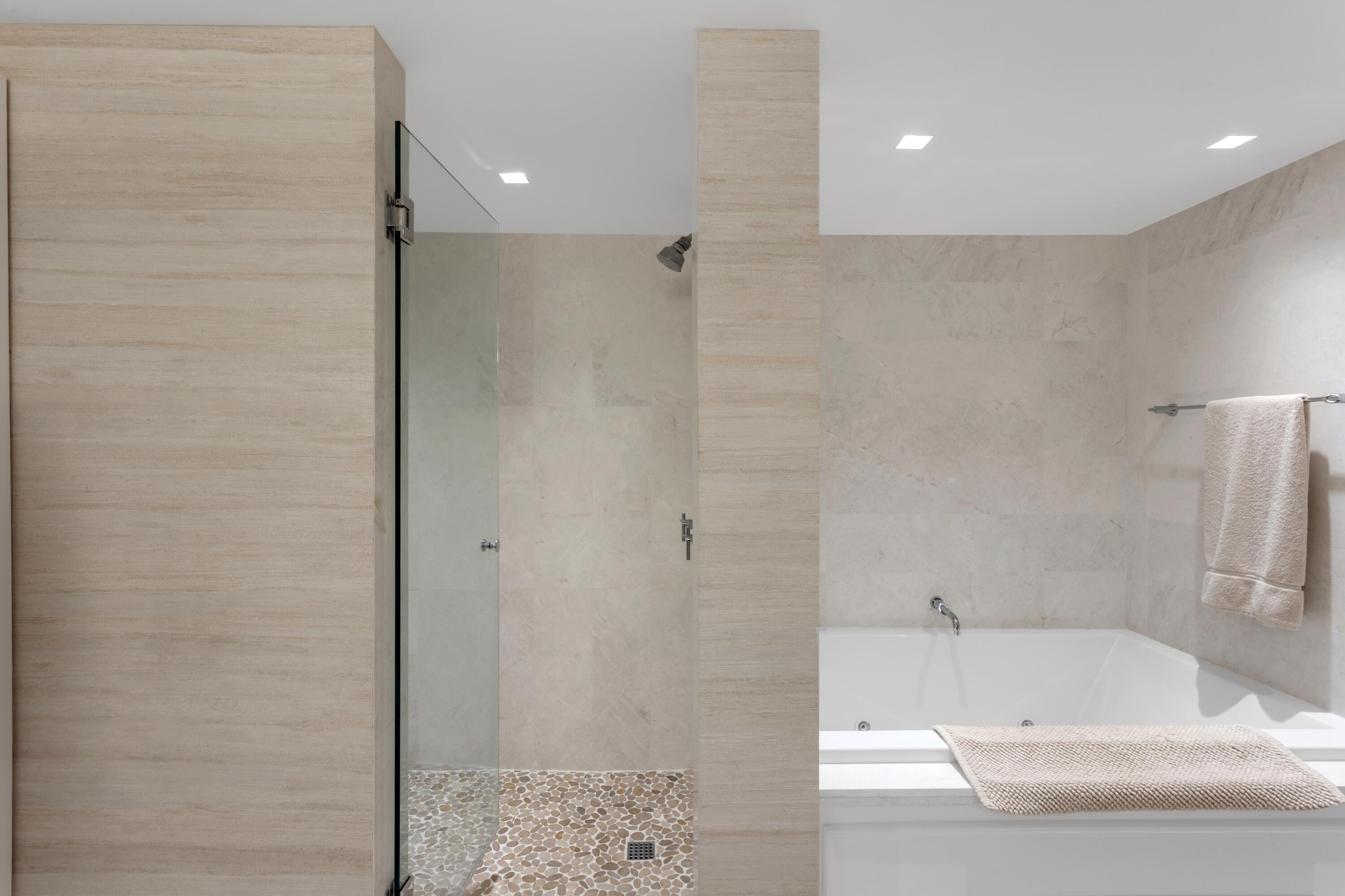 50 E Road, Unit 12G (PENTHOUSE) Delray Beach, FL 33483 - Photo 43 of 75 mls_BATHROOM_DETAIL_EB