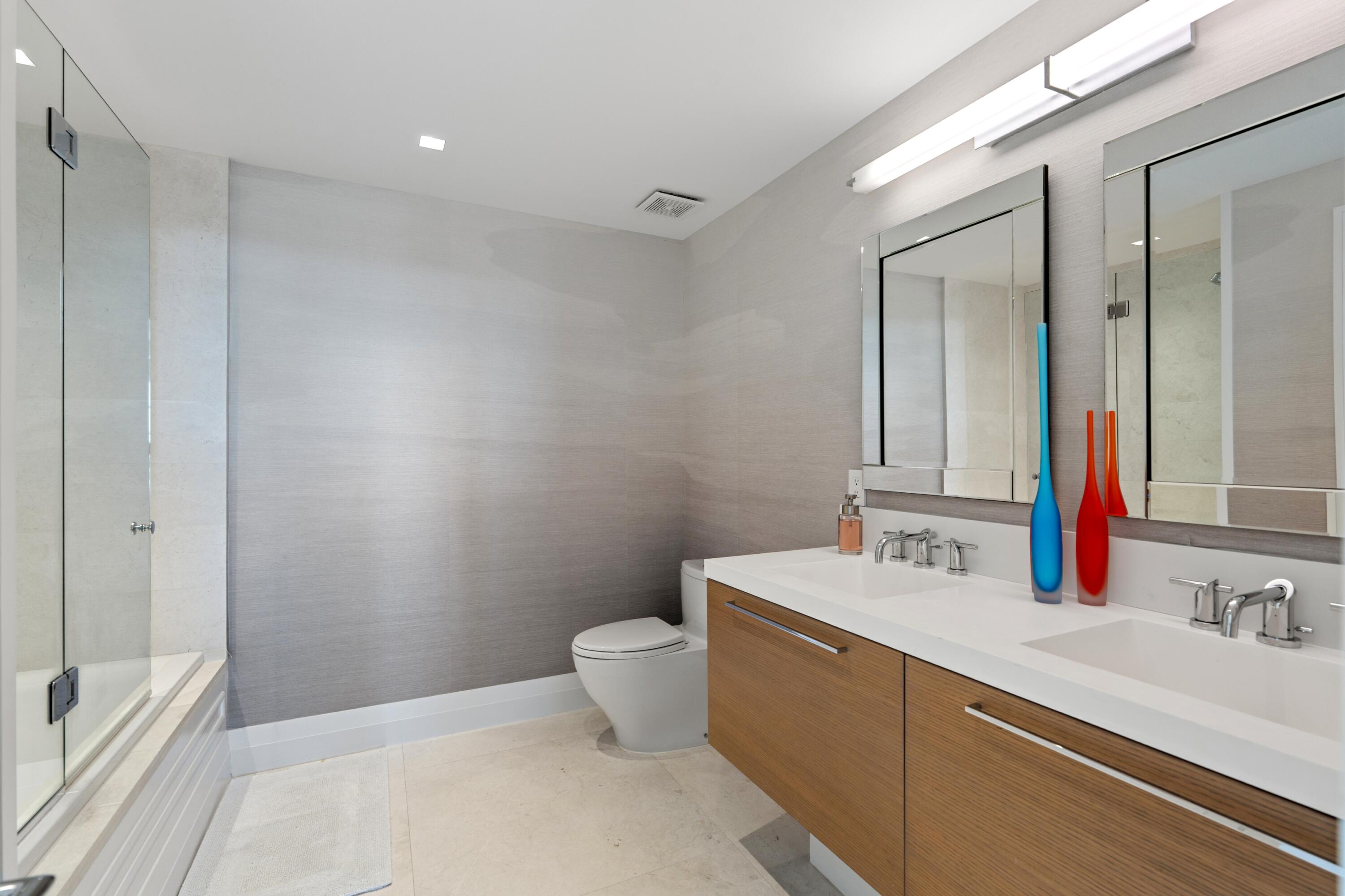 50 E Road, Unit 12G (PENTHOUSE) Delray Beach, FL 33483 - Photo 57 of 75 mls_BATHROOM_1_ANGLE_DT