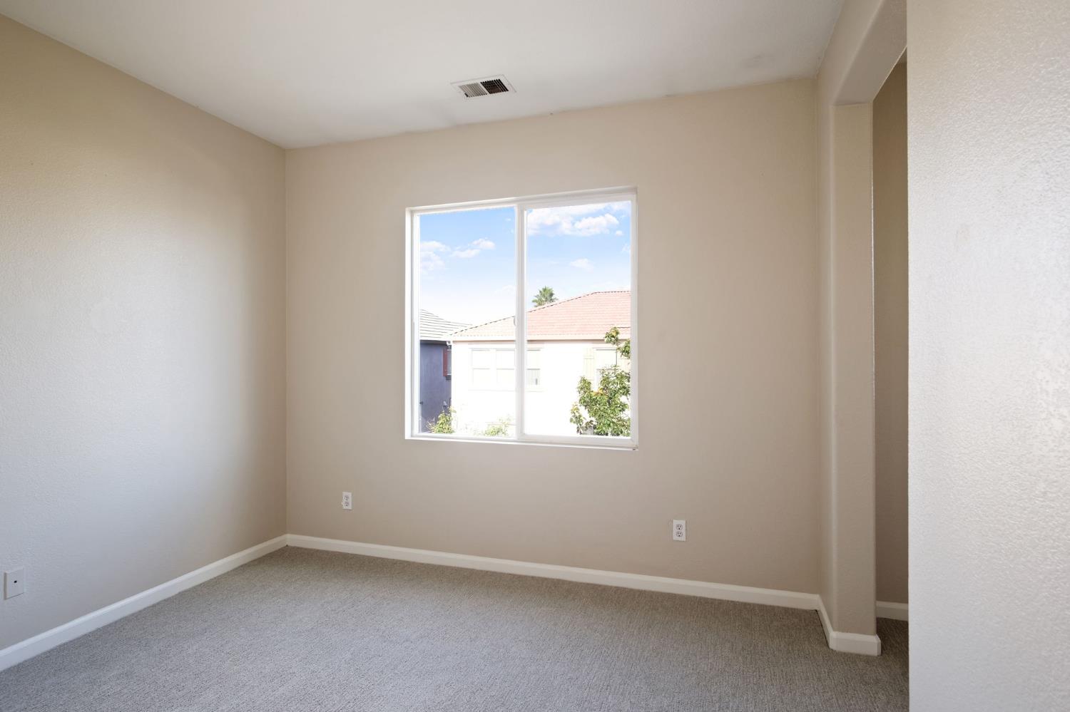 2921 Compton Place Tracy, CA 95377 - Photo 26 of 35 an empty room with a window