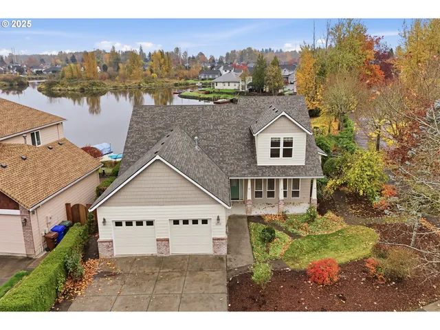a view of house and outdoor space