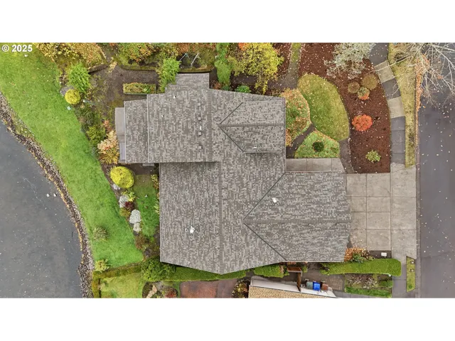 a black and white photo of a house