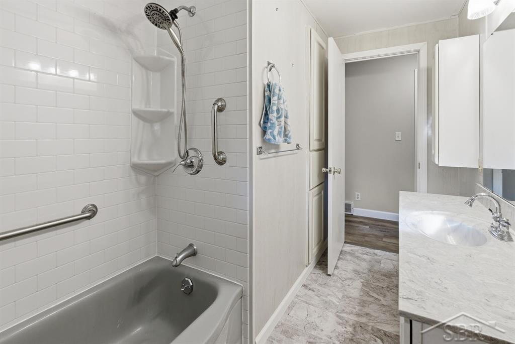 3601 Sharon Road Midland, MI 48642 - Photo 18 of 35 Gallery Image 18