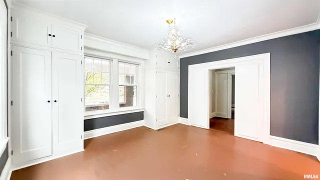 $189,900 | 1011 North Farmington Road, Peoria, IL 61606