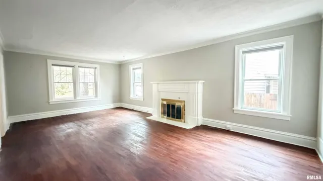 $189,900 | 1011 North Farmington Road, Peoria, IL 61606