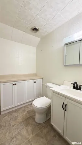 $189,900 | 1011 North Farmington Road, Peoria, IL 61606