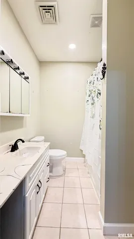 $189,900 | 1011 North Farmington Road, Peoria, IL 61606