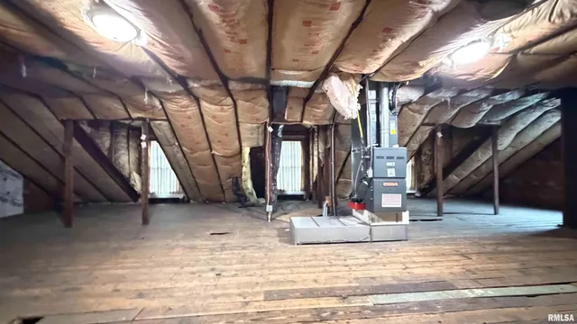 $189,900 | 1011 North Farmington Road, Peoria, IL 61606