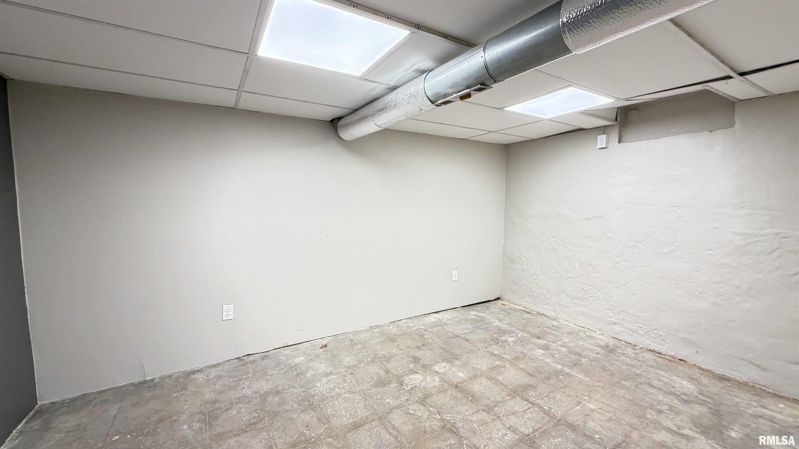 1011 North Farmington Road Peoria, IL 61606 - Photo 41 of 47