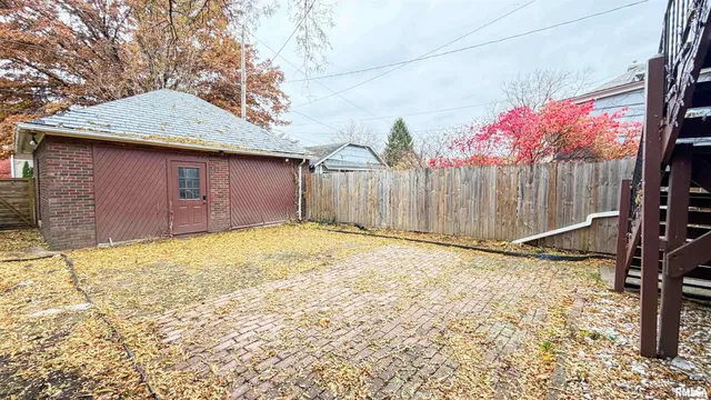 $189,900 | 1011 North Farmington Road, Peoria, IL 61606