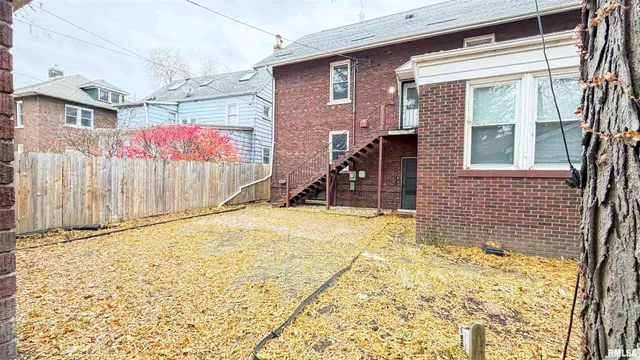 $189,900 | 1011 North Farmington Road, Peoria, IL 61606